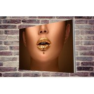 Tablou Forex Liquid Metal Dripping From Gold Lips